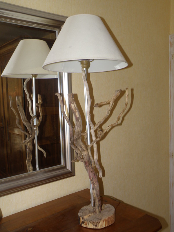Lampe en bois flotté